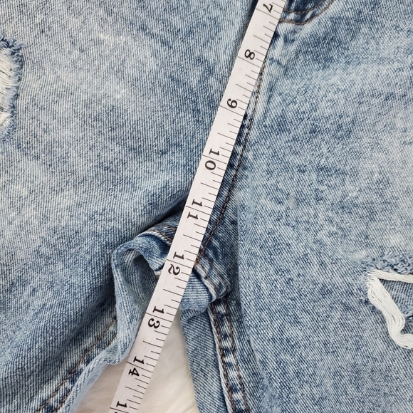 New! Refuge Denim Mom Relax High Rise Distressed Ripped Jeans. Size 5. - Picture 7 of 11